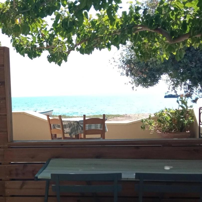 Galini Apartment'S-Suites Skaloti Rum bild